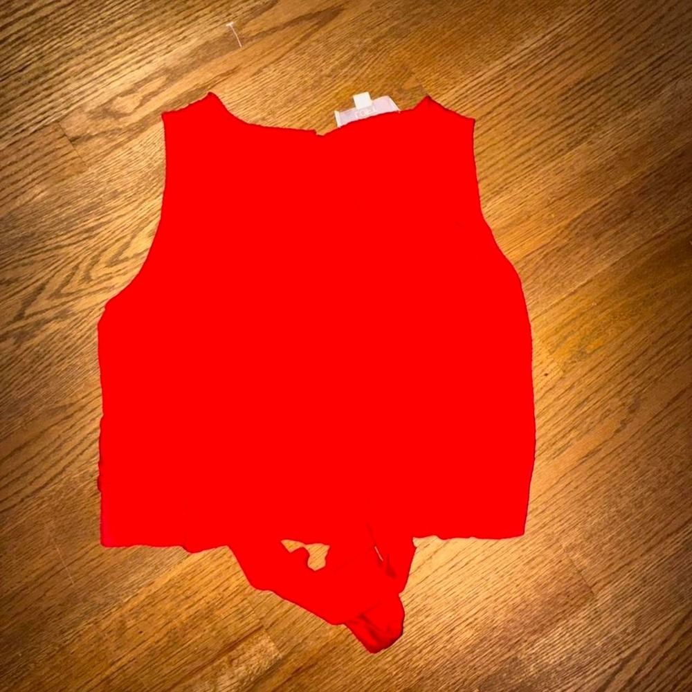 Red LOFT crop top with tie detail in XS